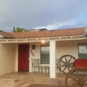 https://la-casita.hotelsofphoenix.com